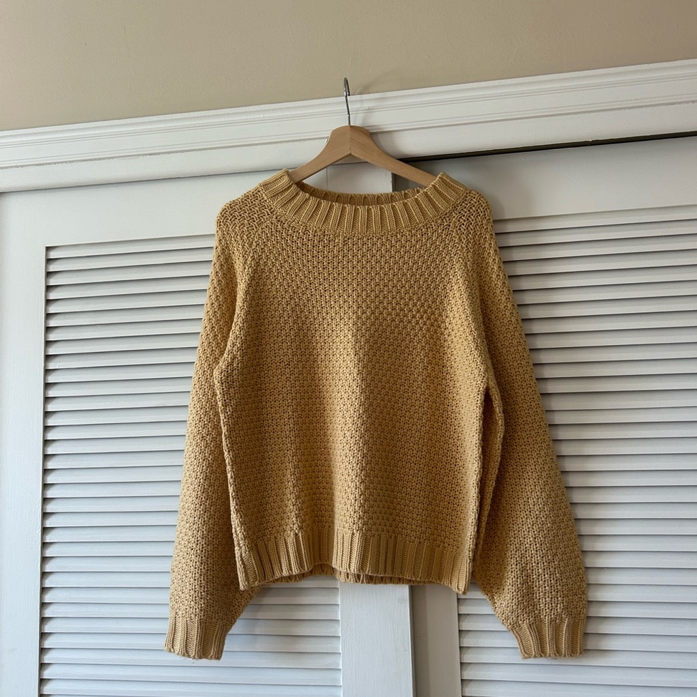 Apricot Sweater - Picture 1 of 2
